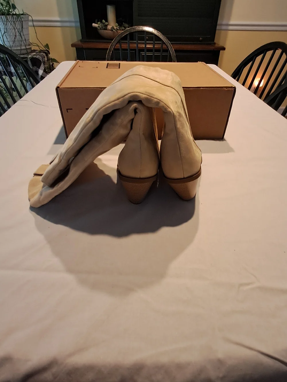 Women's Suede Beige Knee High Boots Size 8‎